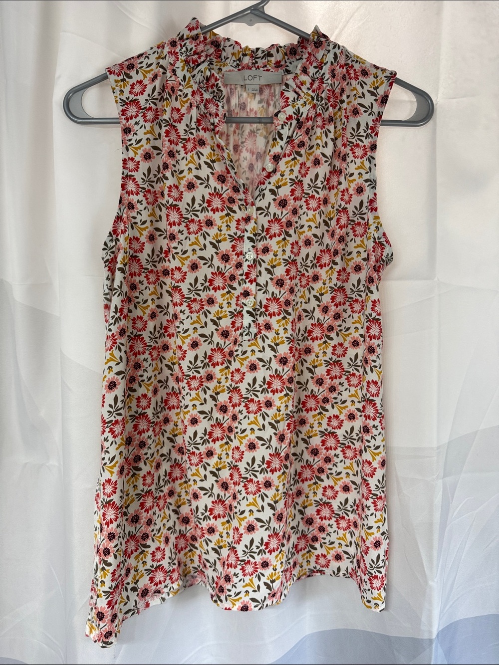 Loft Size Small Sleeveless Floral Top
